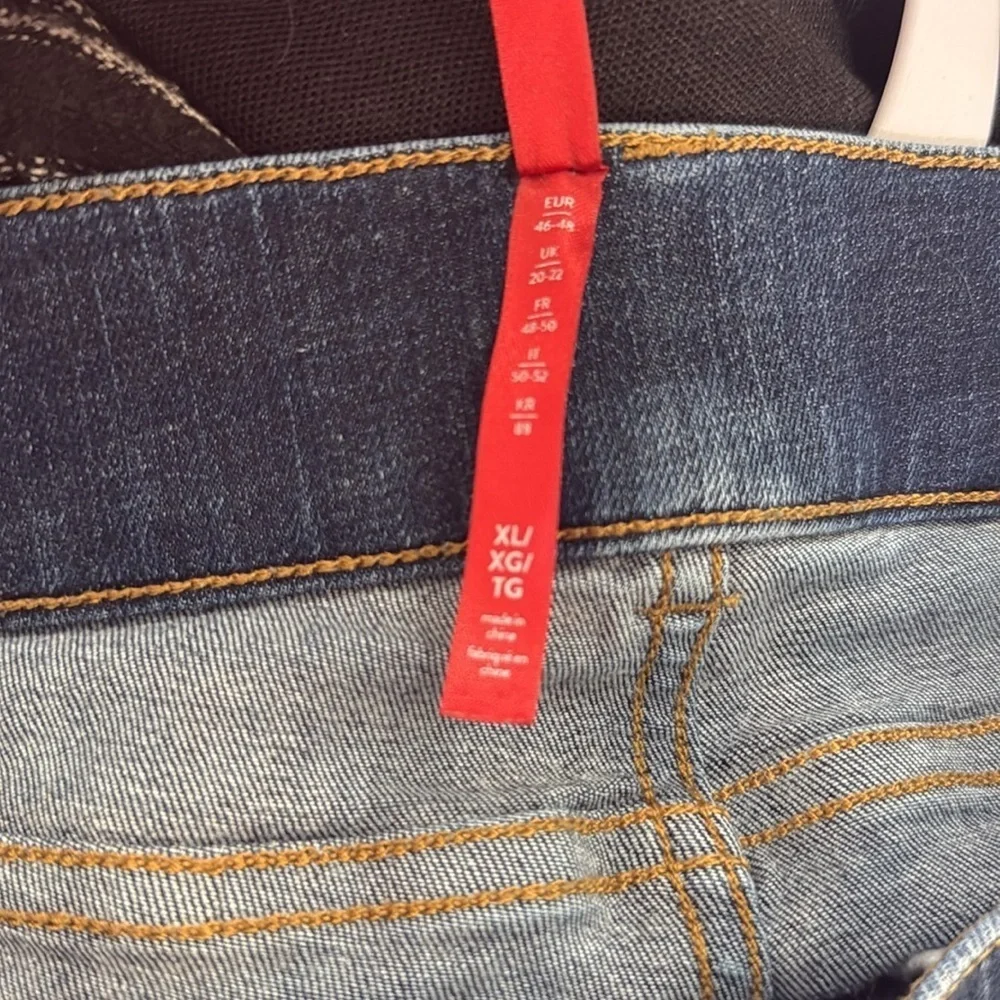 EUC SPANX Pull-On Denim Flare Jeans